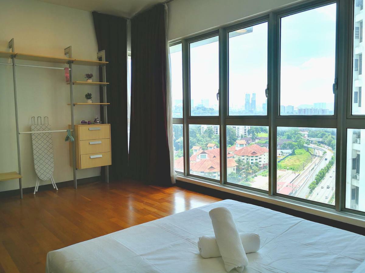 Klcc Inifinity Pool - The Regalia Residences & Suites By Kl Minsu Kuala Lumpur Ngoại thất bức ảnh
