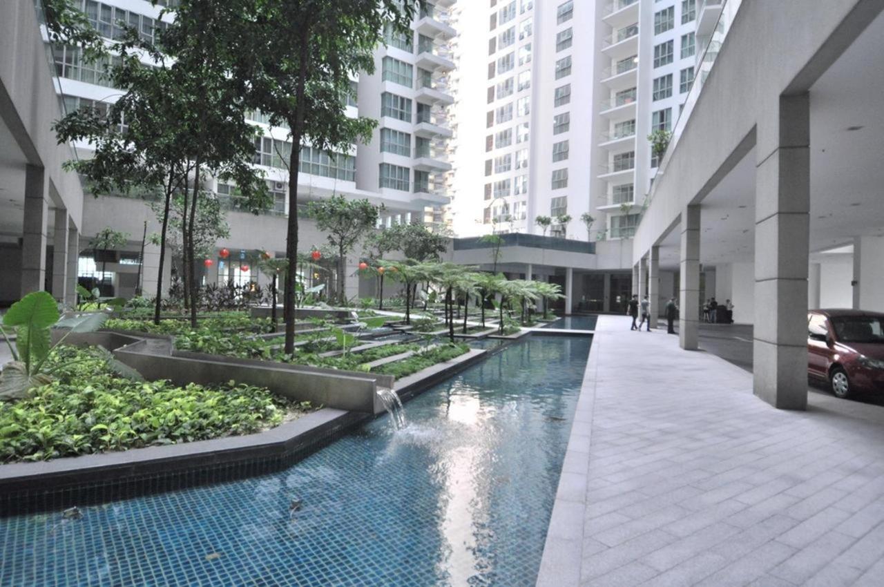 Klcc Inifinity Pool - The Regalia Residences & Suites By Kl Minsu Kuala Lumpur Ngoại thất bức ảnh