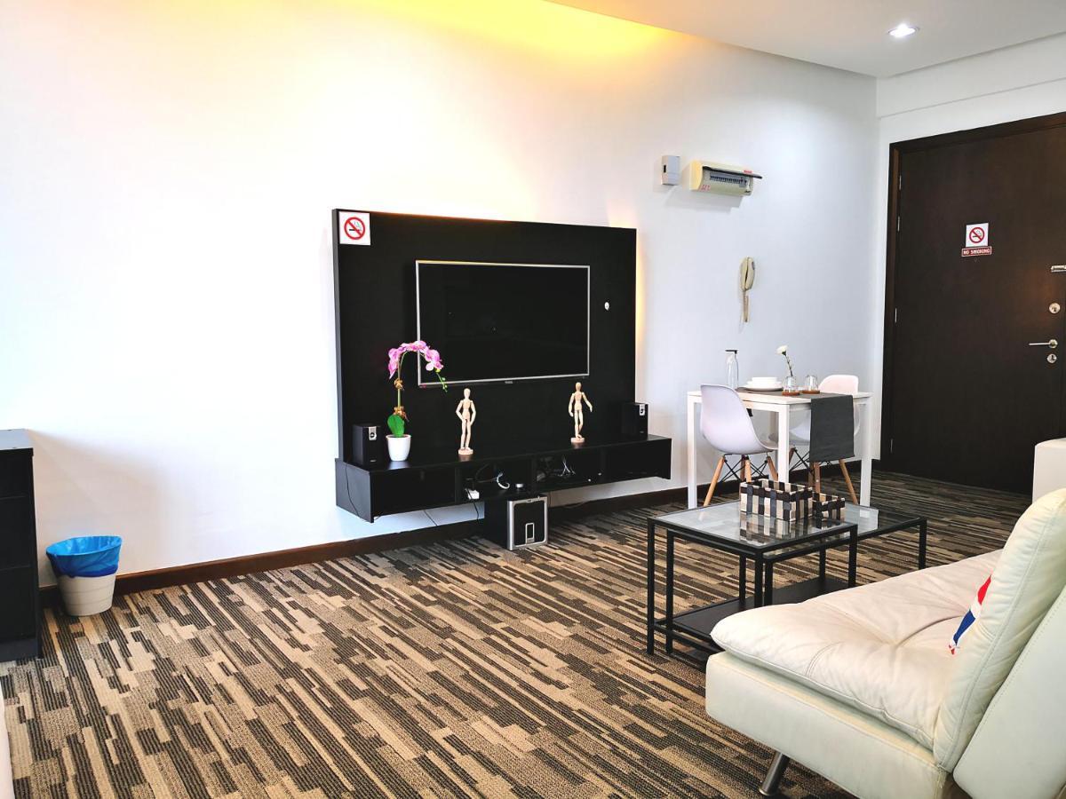 Klcc Inifinity Pool - The Regalia Residences & Suites By Kl Minsu Kuala Lumpur Ngoại thất bức ảnh