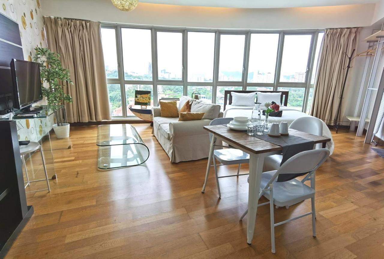 Klcc Inifinity Pool - The Regalia Residences & Suites By Kl Minsu Kuala Lumpur Ngoại thất bức ảnh